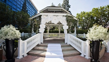 California Weddings Disney S Fairy Tale Wedding Gazebo At Disneyland Hotel