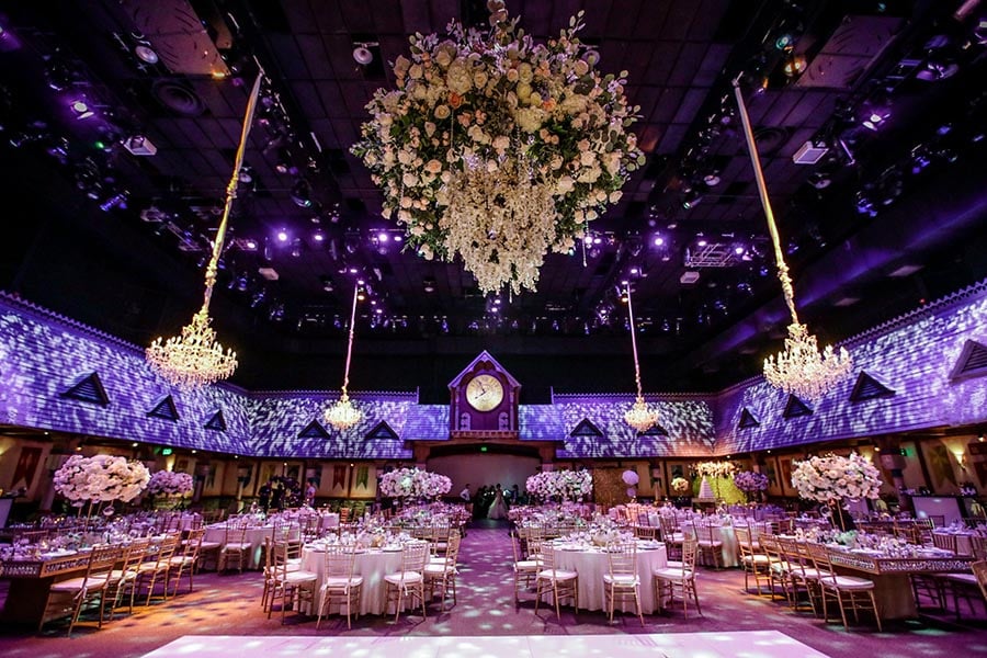 How Much Does A Disney Wedding Cost Weddings Disneyland Wedding Prices