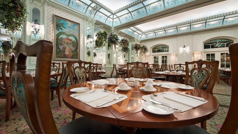 エンチャンテッド ガーデン レストラン 香港ディズニーランド リゾート